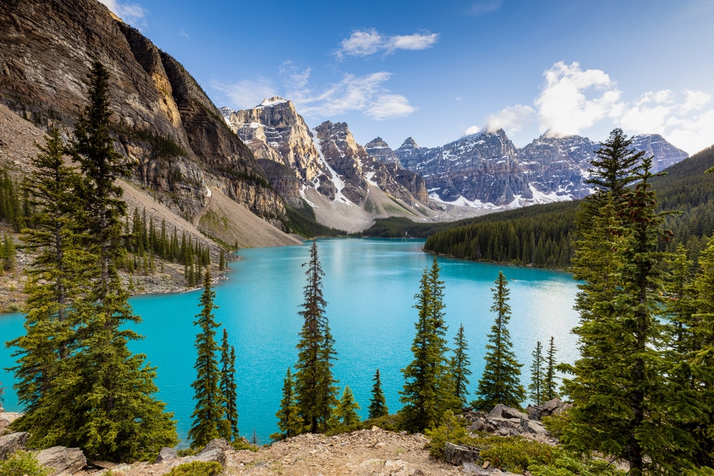Lac Moraine dans le parc national Banff, Canada (Alberta)