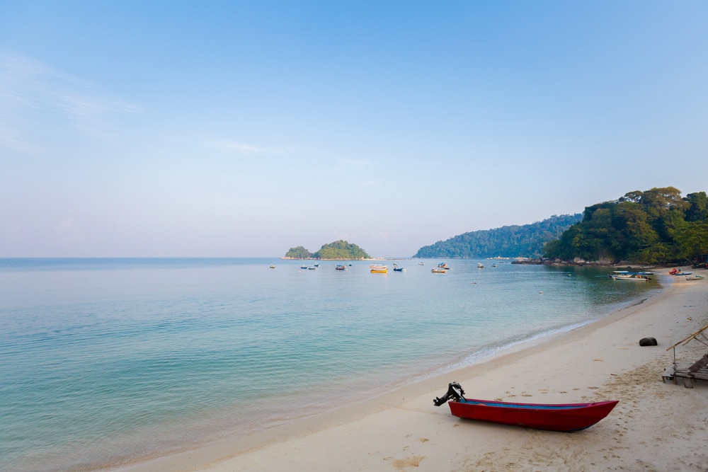 Plage de corail de Teluk Nipah sur l'île de Pangkor en Malaisie