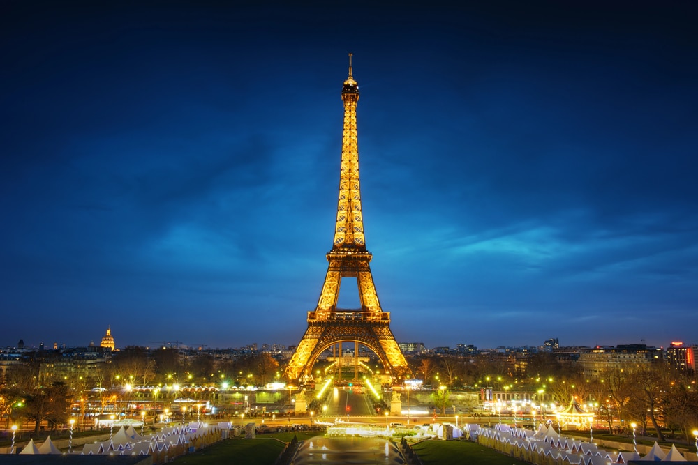 Paysage urbain de Paris au coucher du soleil - Tour Eiffel