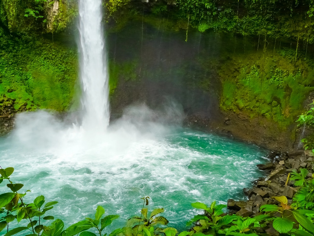 Cascade La Fortuna de San Carlo dans le parc national du volcan Arenal