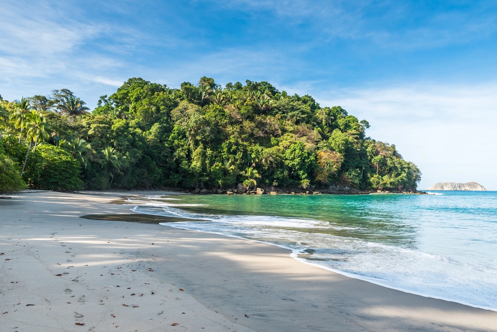 Plage Playa Espadilla au Parc Manuel Antonio